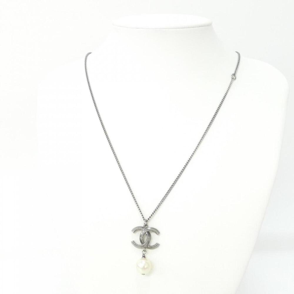 CHANEL Authentic White Necklace - Picture 6 of 6